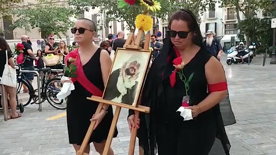 Así ha sido el entierro del juez Berga para dar fin a las fiestas de Canamunt i Canavall