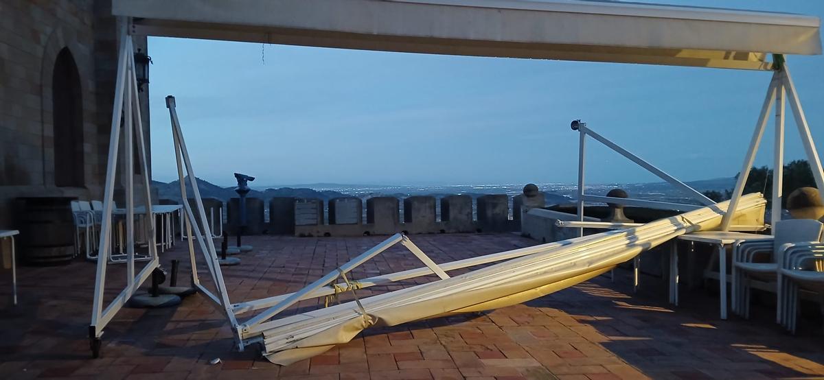 Destrozos provocados por el fuerte viento en el Castell de Xàtiva.