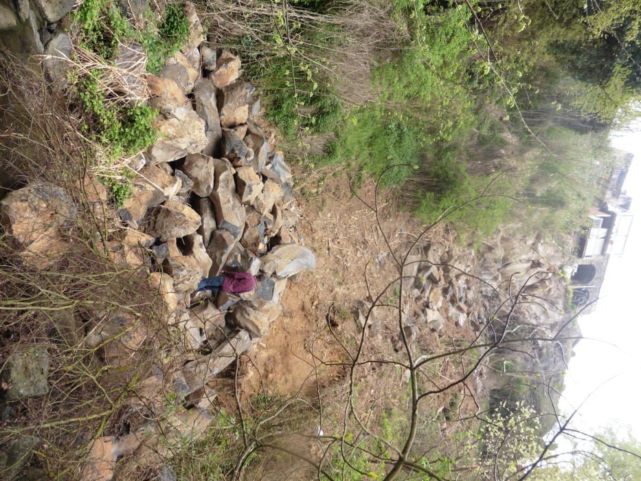 Despreniment a la cinglera de Castellfollit de la Roca