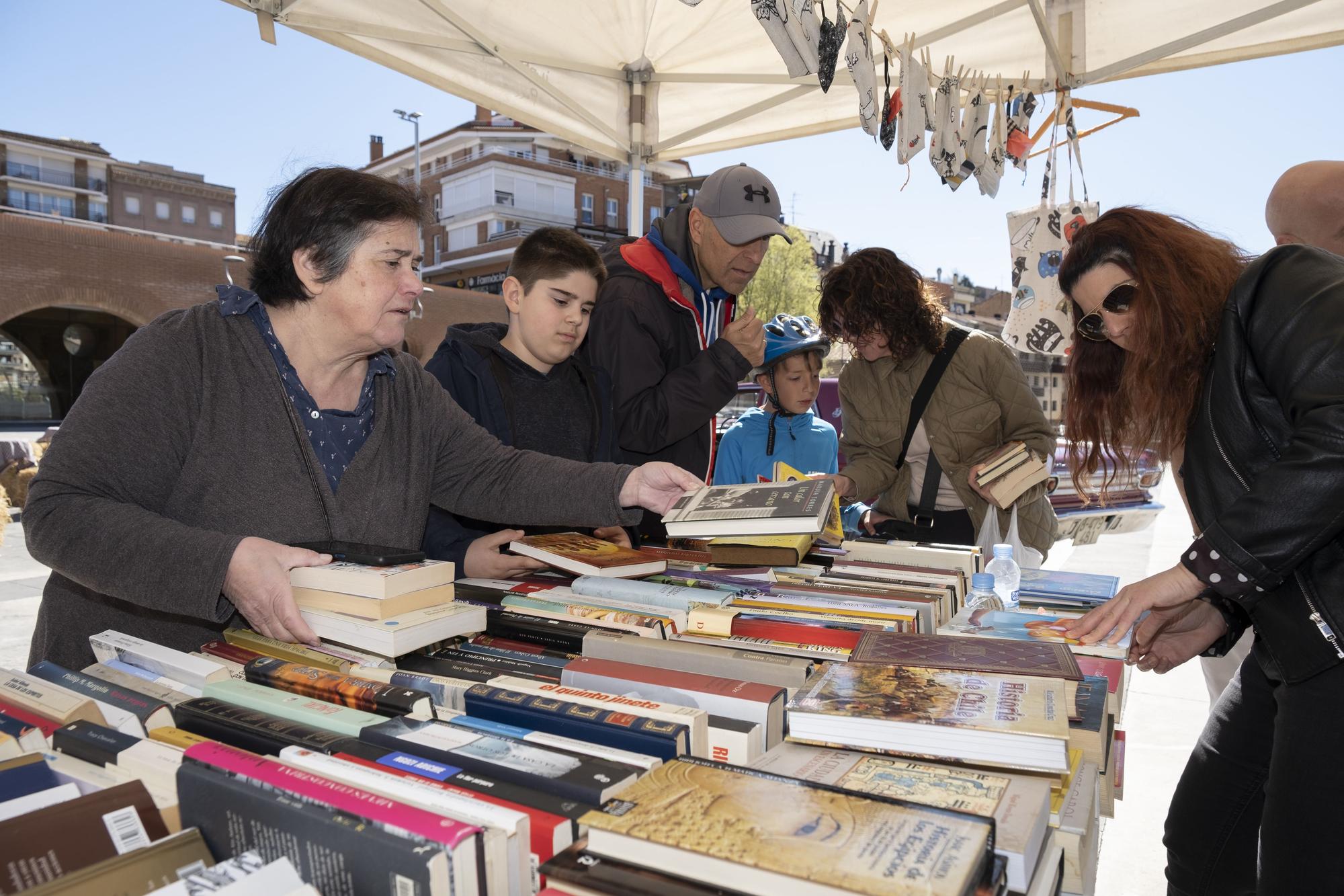 Les imatges de la Fira de la novel·la històrtica de Puig-reig