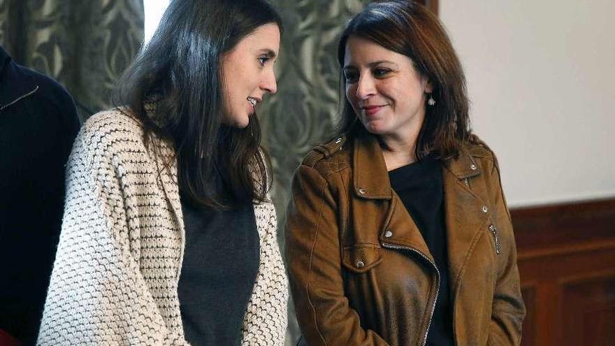 Adriana Lastra, a la derecha, con Irene Montero, el martes pasado en la firma del preacuerdo entre PSOE y UP.