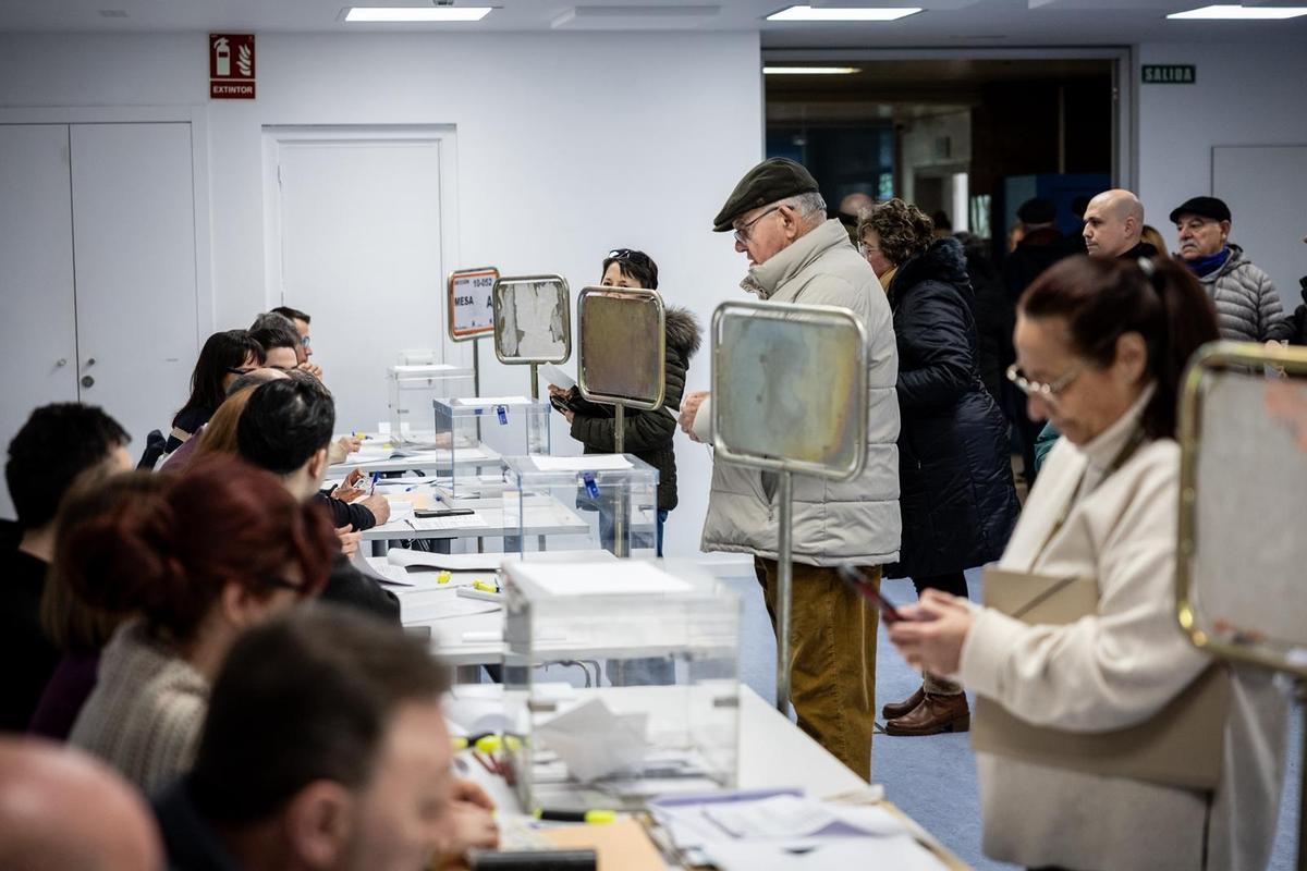 En imágenes | Así transcurre la jornada electoral en Aragón