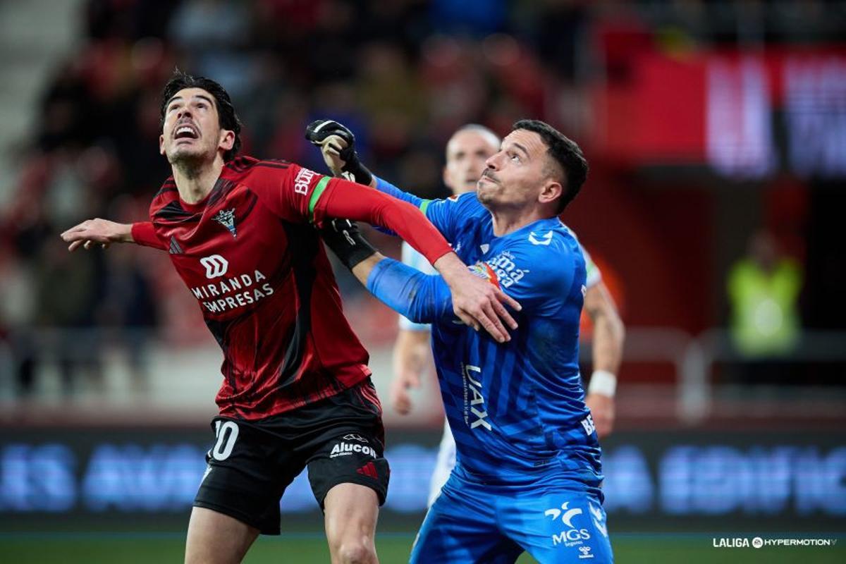 Fotos de la primera parte del CD Mirandés - Málaga CF