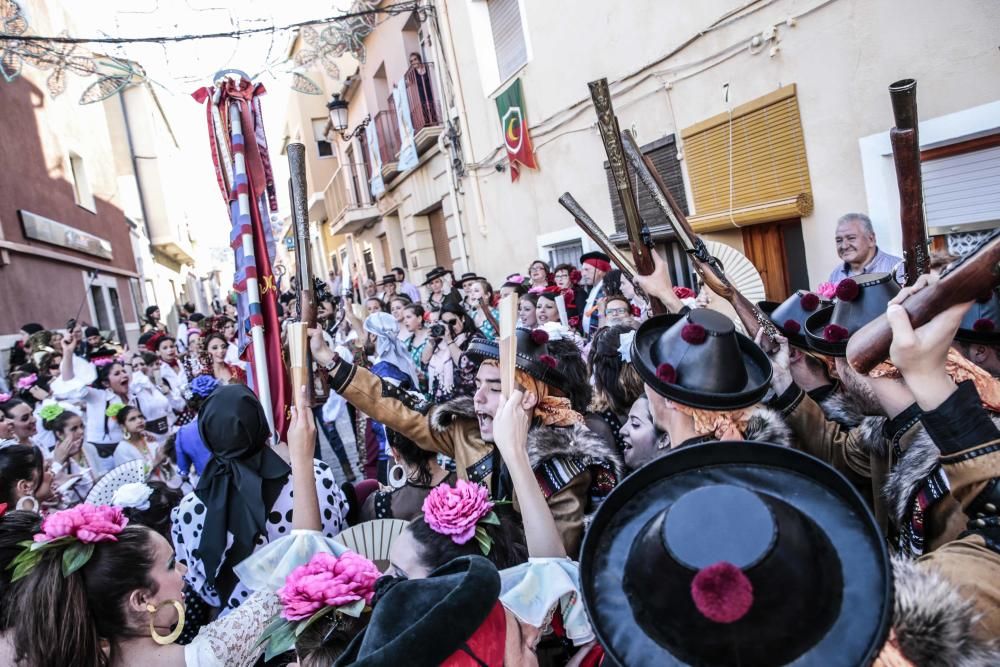 Reconquista y procesión en el cuarto día de las fiestas de Salinas