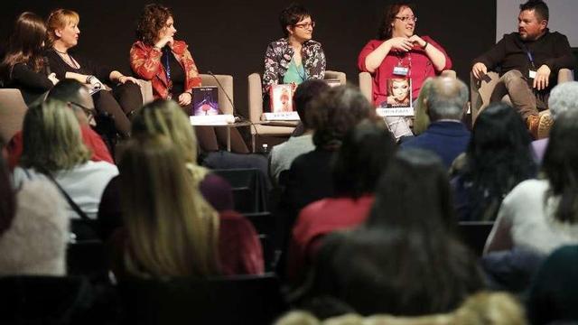 Una de las mesas literarias de la iniciativa conocida como "Vigo entre letras". // José Lores