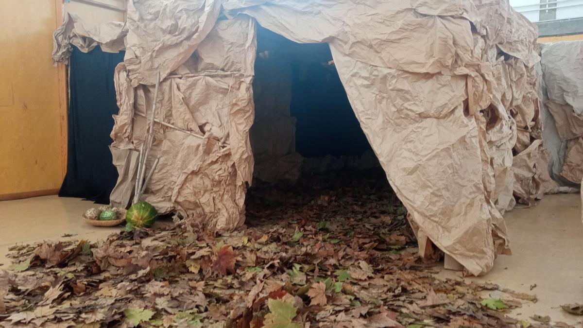 Entrada a la gruta, de 12 metros de largo y tres de ancho, para dar cabida a unas 20 personas.