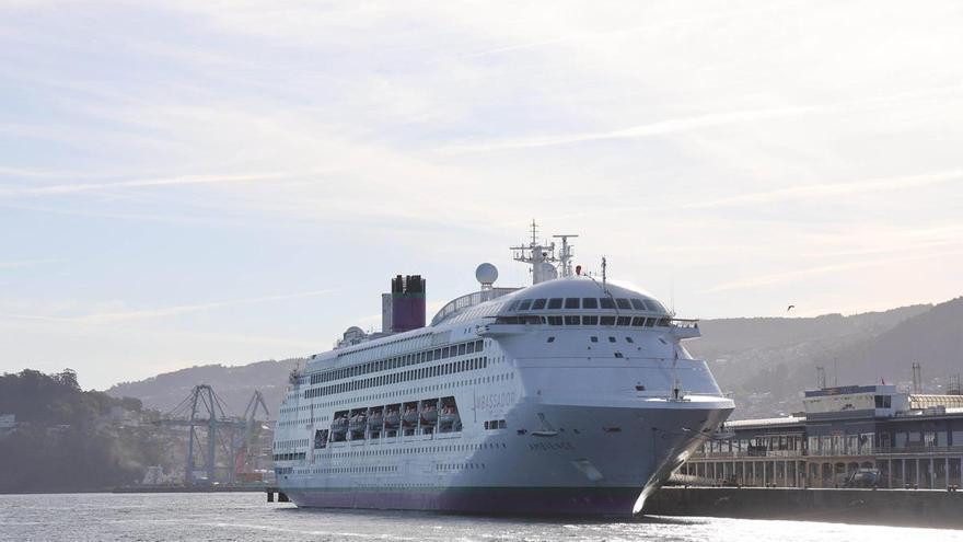 Nueva escala de un habitual del puerto de Vigo: el «Ambience