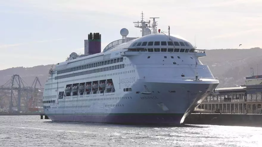 El «Ambience» regresa a Vigo con 1.400 británicos a bordo