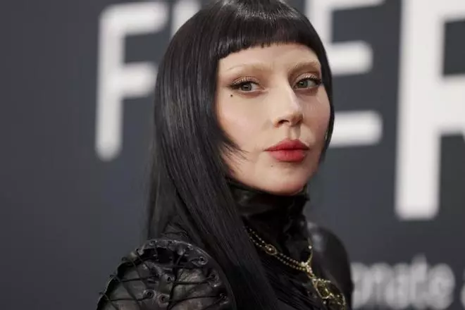 La locura fan por Lady Gaga llega a un importante hotel de Barcelona donde está hospedada la artista