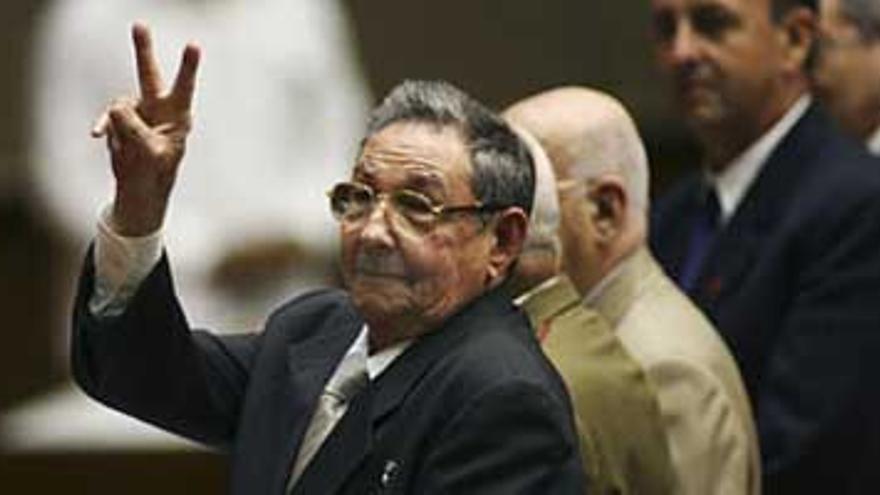 Raúl Castro sucede a su hermano Fidel como presidente de Cuba