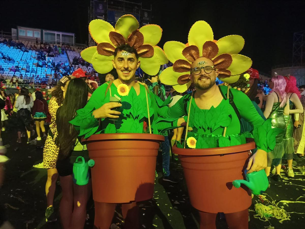 Kirian y Abel con la fantasía 'Nos dejaron plantados', en el concierto de Manuel Turizo.