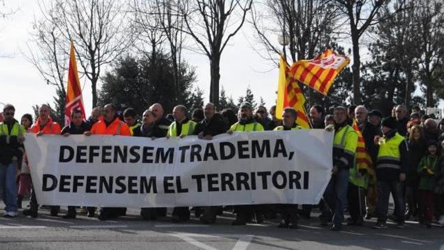 Manifestació davant la fàbrica, al gener del 2013