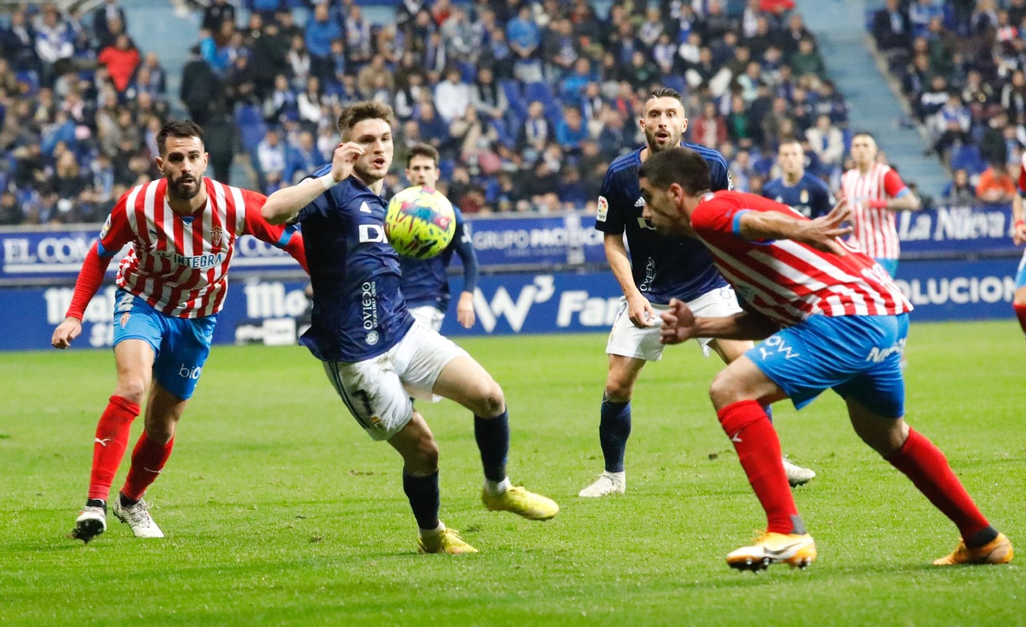 En imágenes: así se vivió el derbi en el Tartiere