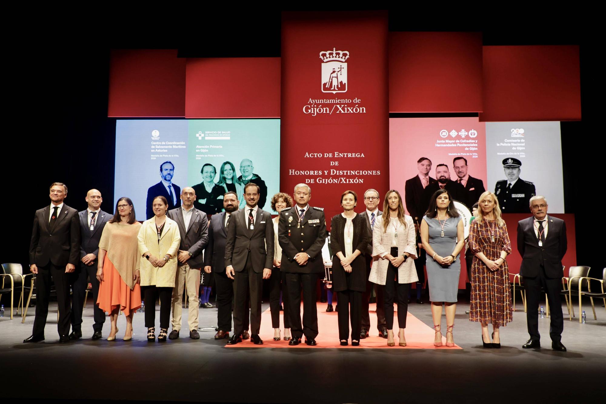 Entrega de las medallas de la ciudad de Gijón