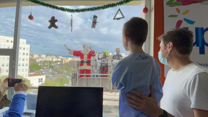 Navidad en las áreas pediátricas del Hospital Doctor Balmis de Alicante