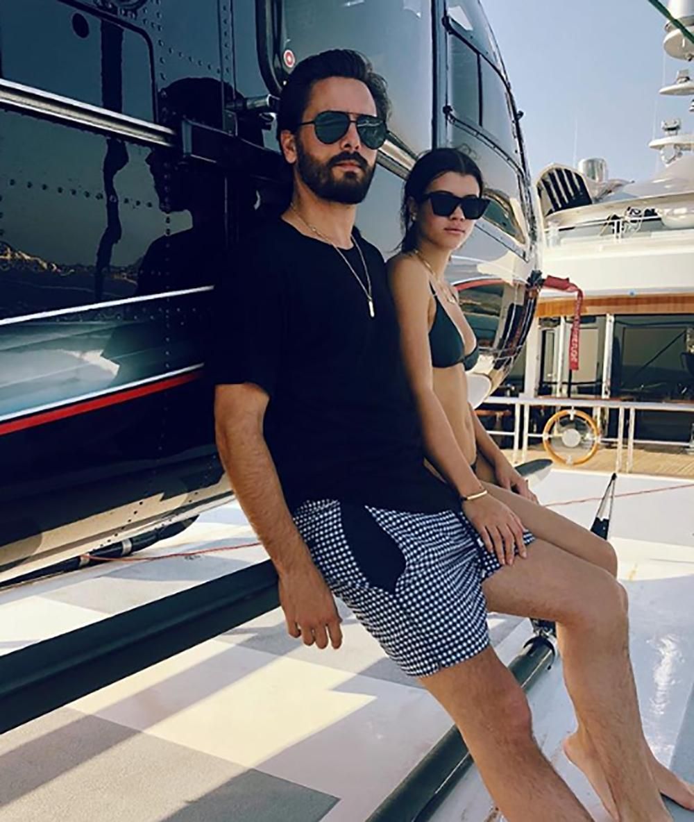 Scott Disick y Sofia Richie en bañador