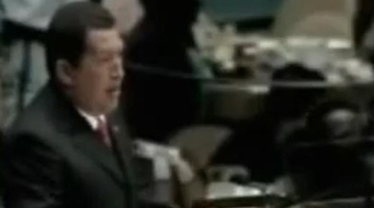 Hugo Chávez, a l’ONU el 2006, després de la visita de Bush: Aquí fa pudor de sofre.