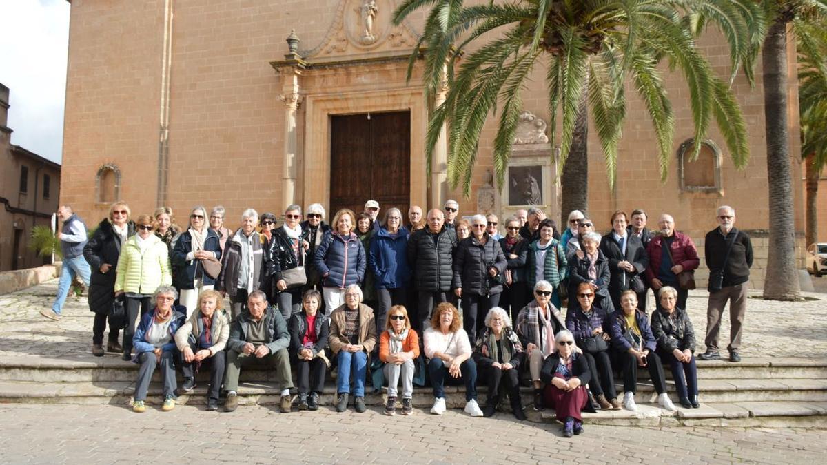 Participants en la sortida a Mallorca per visitar pessebres històrics