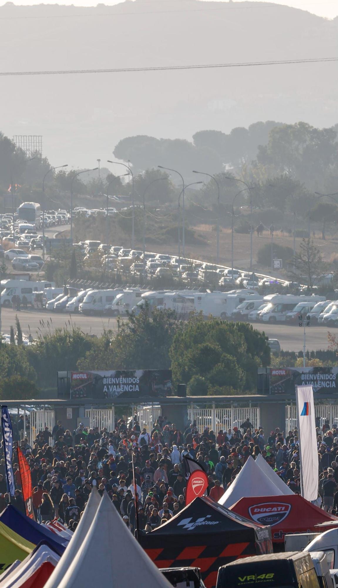 Más de 80.000 personas en Cheste para ver la hazaña de 'Martinator'