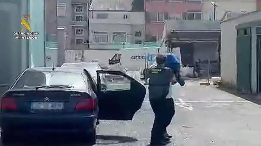 Tres detenidos al caer una banda criminal especializada en robos a negocios de hostelería que operaba en la provincia de A Coruña