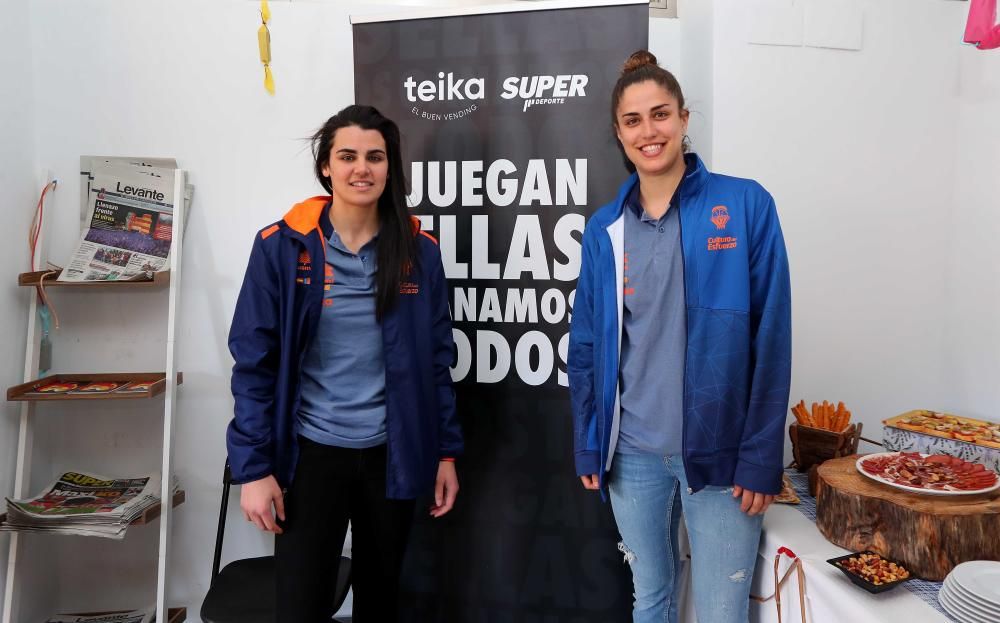 Las guerreras de Teika en el SUPER balcón fallero