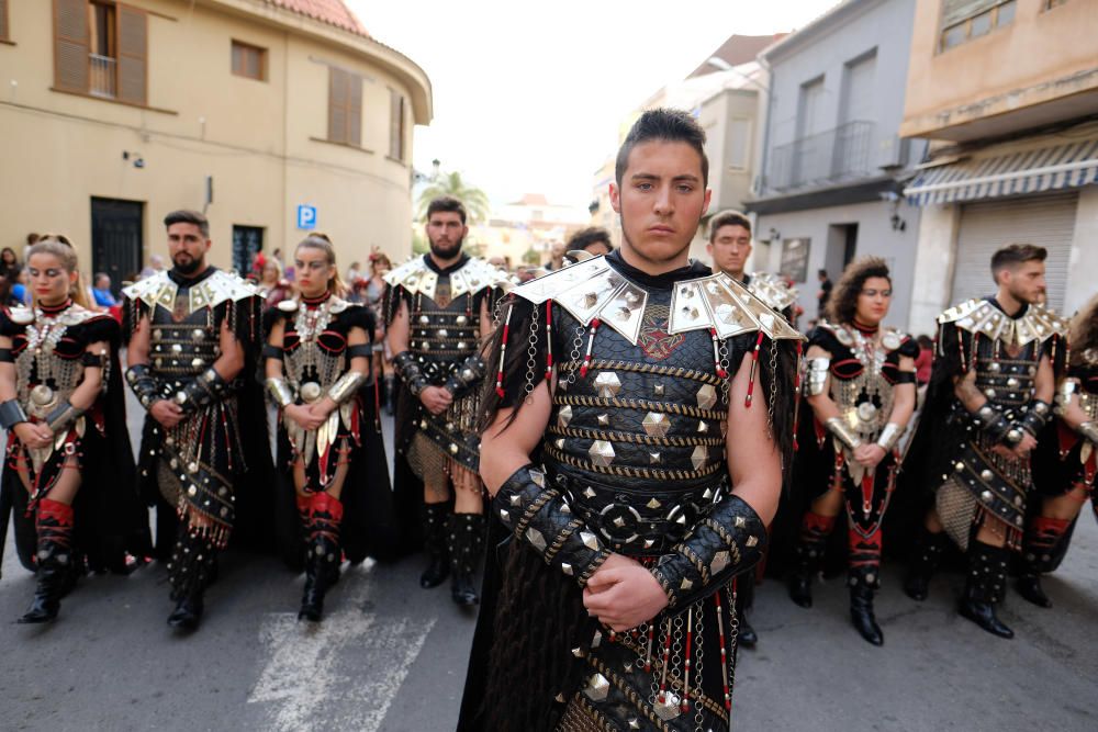 Miles de devotos festeros acompañaron al santo anacoreta en la sobria y tradicional Procesión