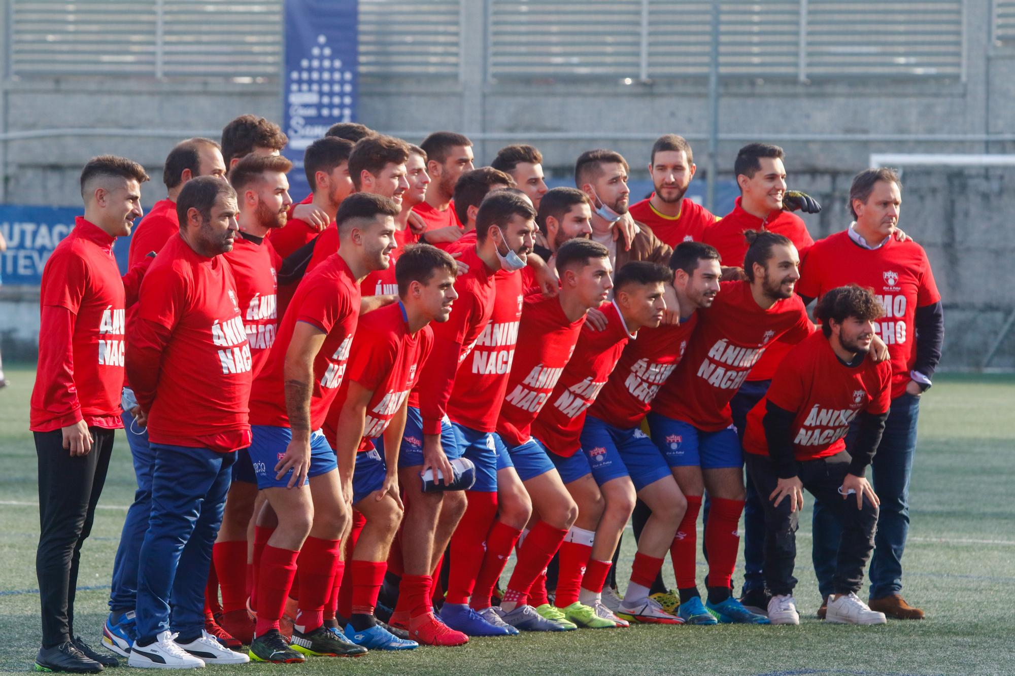 Las imágenes de la victoria del Umia sobre el Pontevedra B en A Bouza (3-0)