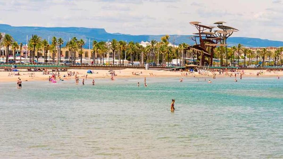 Imagen de archvo de la playa de la Pineda de Tarragona.