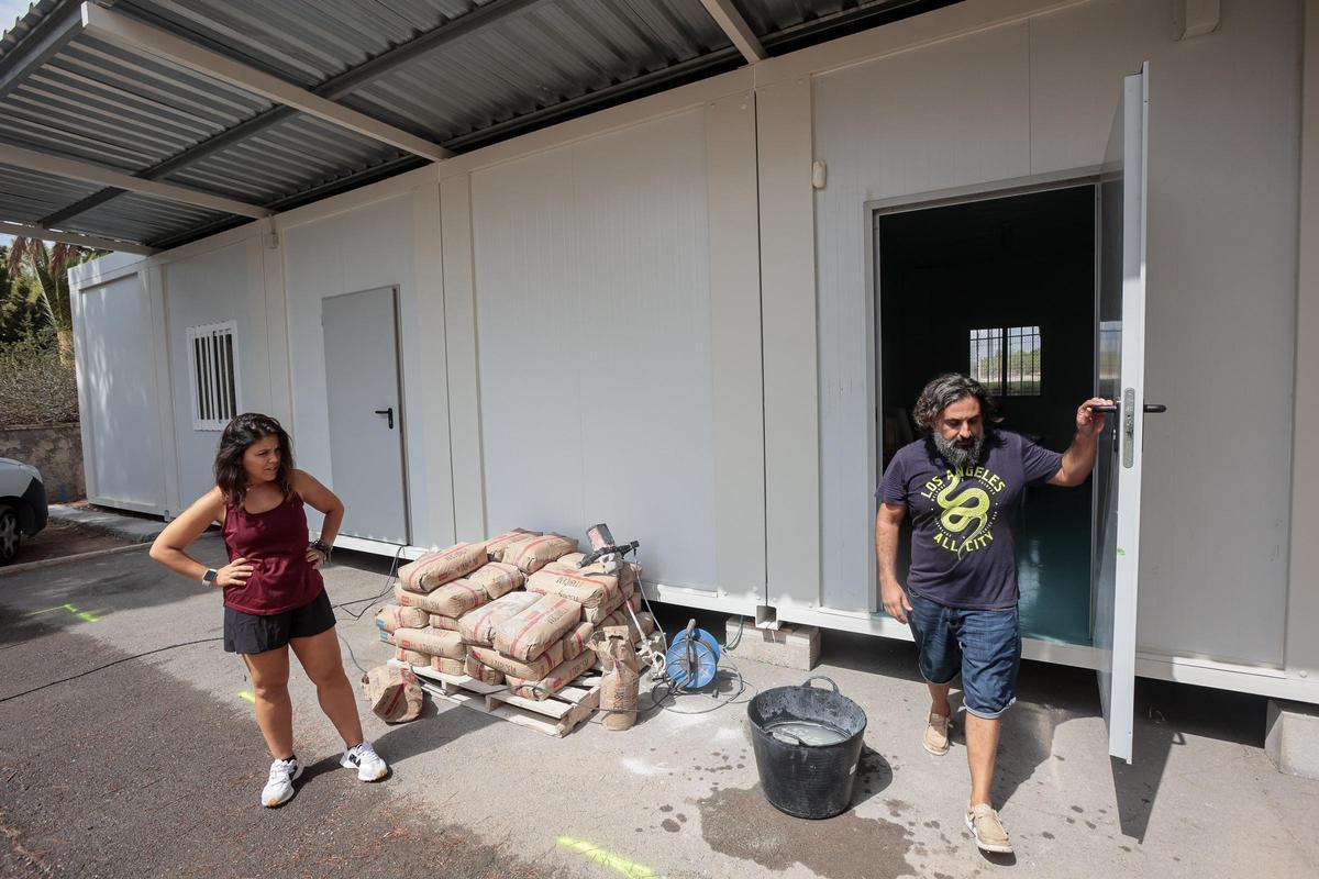 Las prefabricadas del colegio de educación especial Santo Ángel de la Guarda, sin rampas para facilitar el acceso.
