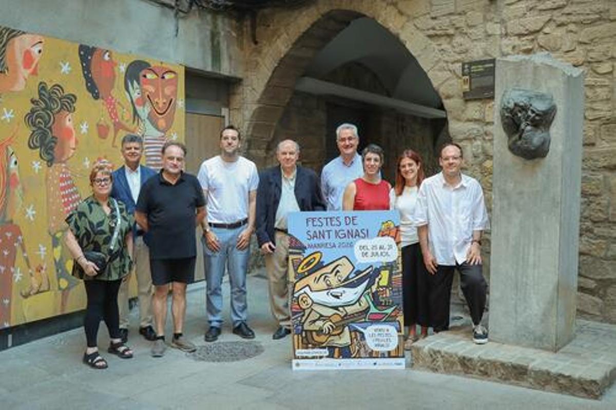 Dolors Sixto, de l'Associació de Comerciants Sobrerroca; Lluís Pagès, director adjunt del Centre Internacional d'Espiritualitat Ignasiana; Josep Tobeña, de l'Associació de Comerciants Sobrerroca; Jordi Serra, gerent de MATMUSA; Jesús Alonso, regidor del Centre Històric; Joan Vila, regidor de Turisme de l'Ajuntament de Manresa; Erola Bedmar, responsable de la gestió turística i cultural de la Basílica de la Seu; Gemma Matamala, coordinadora del pla d'acció del Camí Ignasià; Ferran Ramírez, tècnic de proposta de valor del MM-MBC