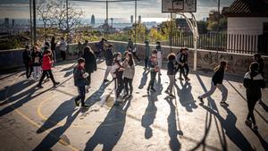 Alumnos de secundaria en un instituto de Barcelona, el curso pasado.