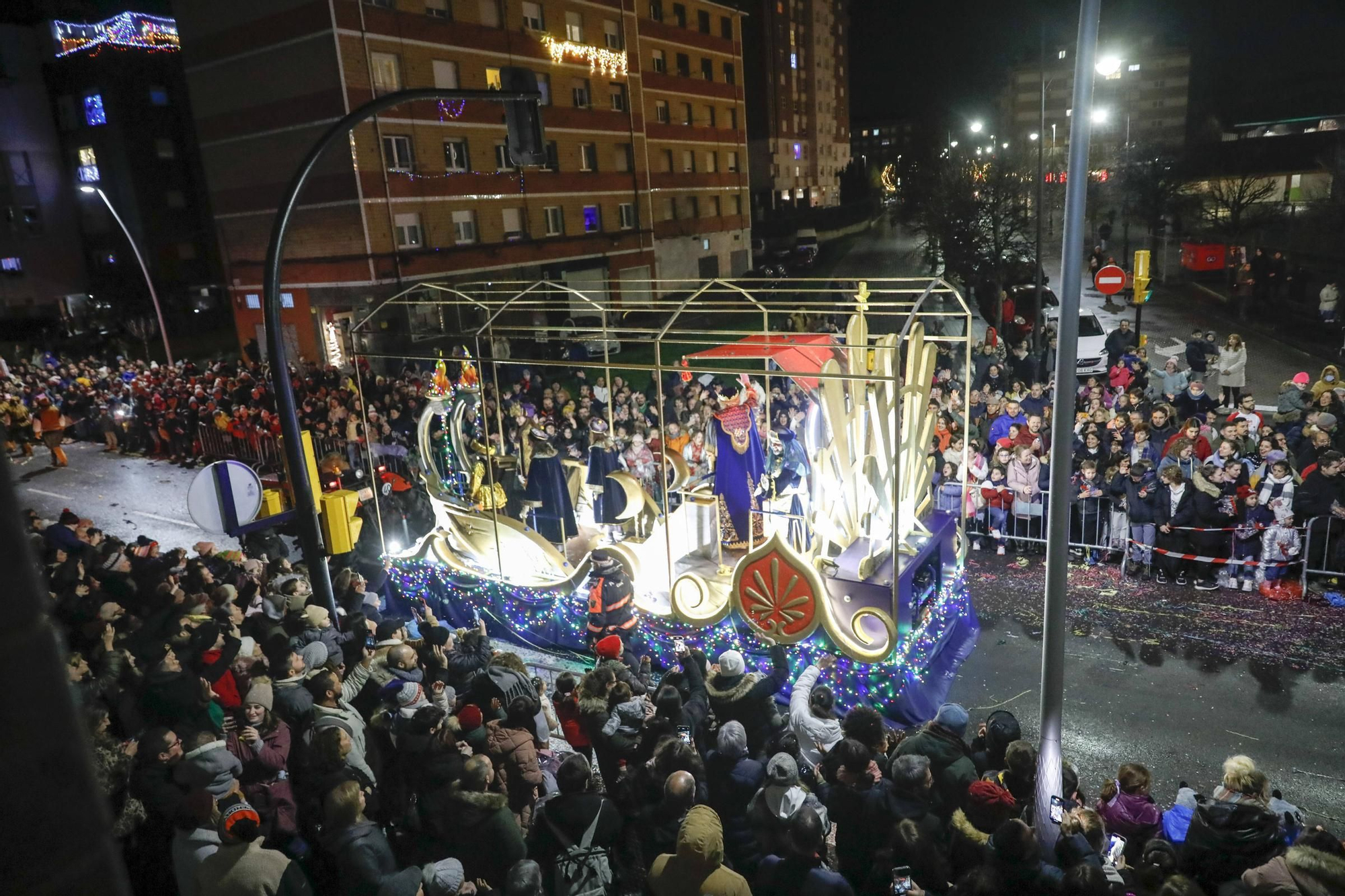 En imágenes: Así fue la cabalgata de Reyes en Gijón