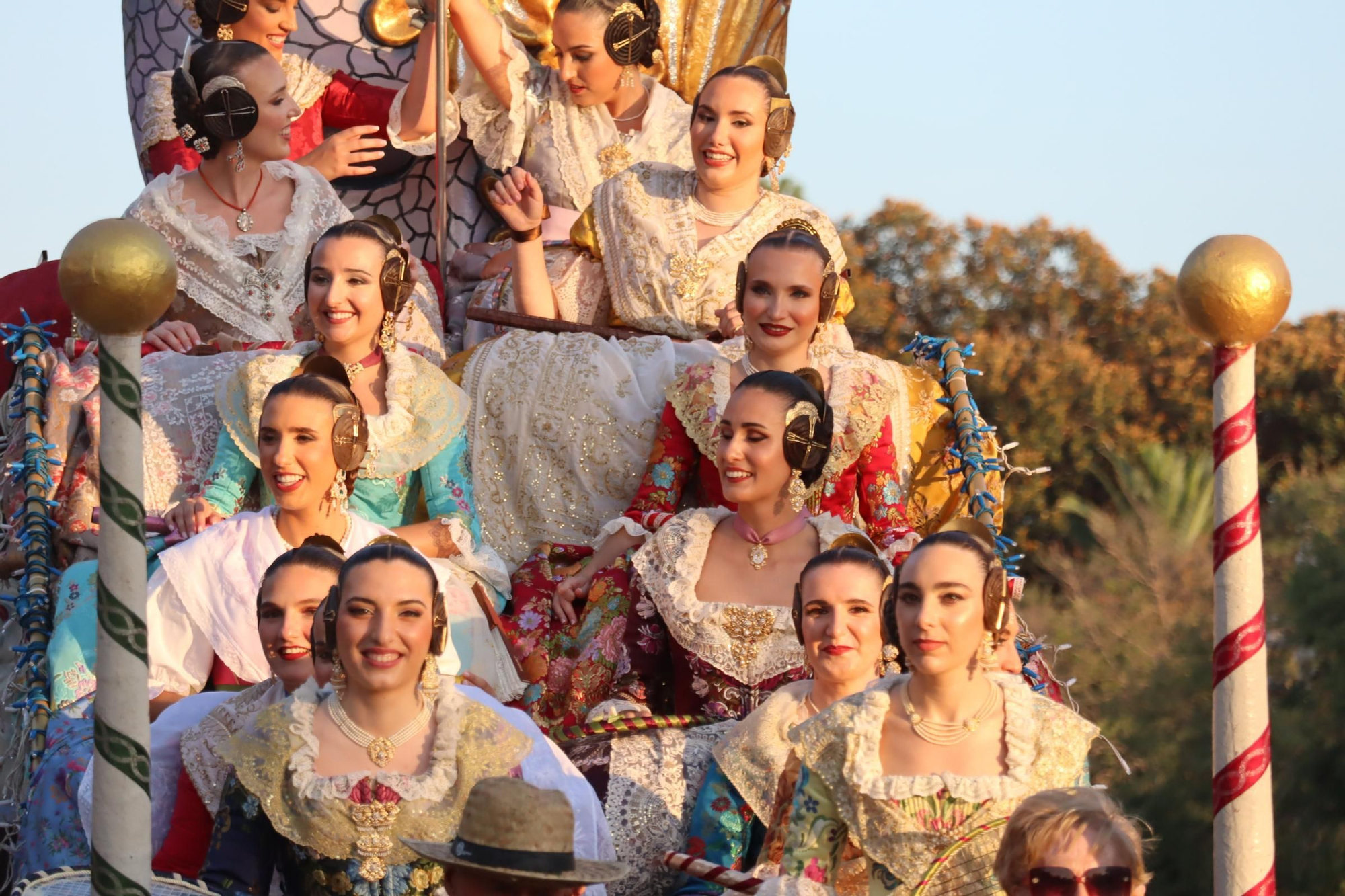 Las candidatas a Fallera Mayor de València 2026 se estrenan en la Batalla de Flores