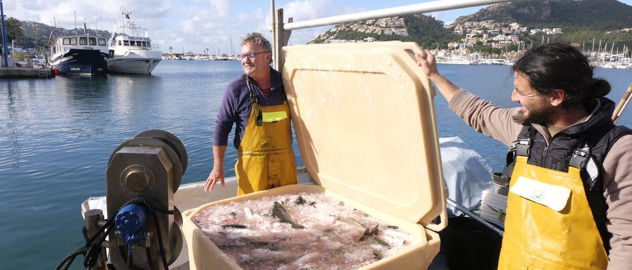 La conselleria de Agricultura y Aqüicultura Balear donan 2.800 lubinas a entidades sociales de Mallorca