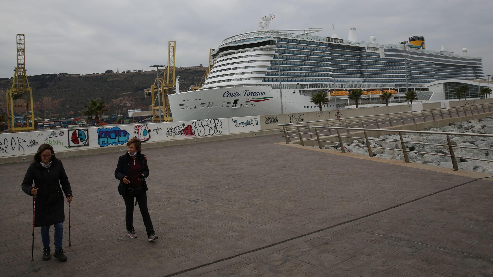 BARCELONA 07/03/2022 Barcelona Presentación de un nuevo crucero, propulsado por gas natural licuado, en el muelle adossat. En la foto el crucero Costa Toscana. FOTO de RICARD CUGAT