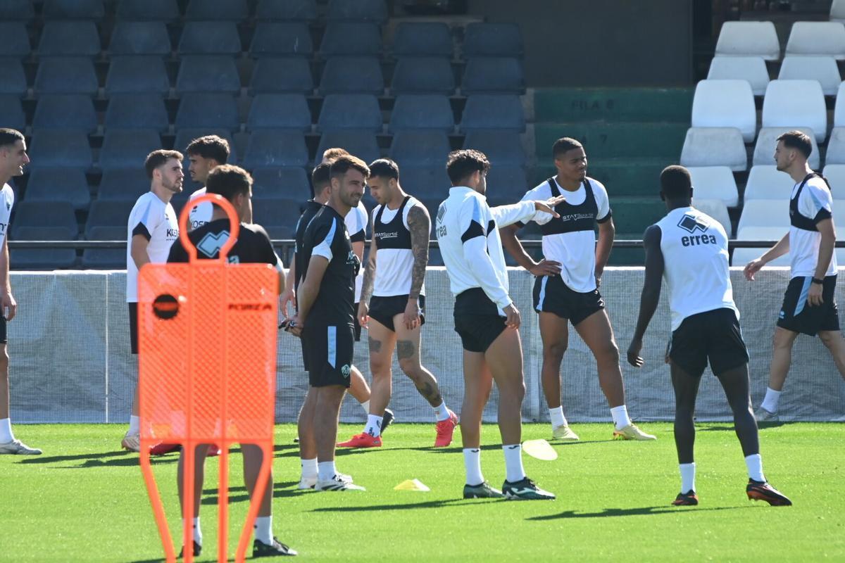 El equipo de Pablo Hernández prepara el partido contra el Burgos