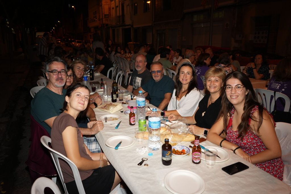 Búscate en las cenas populares en barrios Vila-real de este sábado