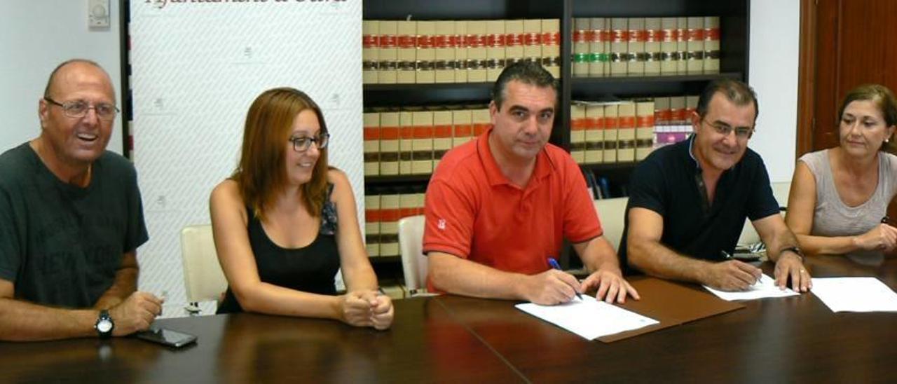 Oliva convenia 18.800 euros con la Junta Local Fallera