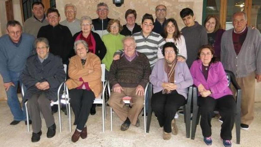 El coleccionista de ceniceros celebra su 56 aniversario de boda