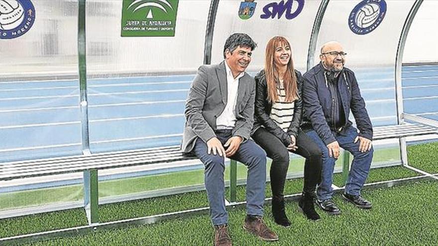 El Club Paquillo Moreno cede dos banquillos para el nuevo campo de fútbol