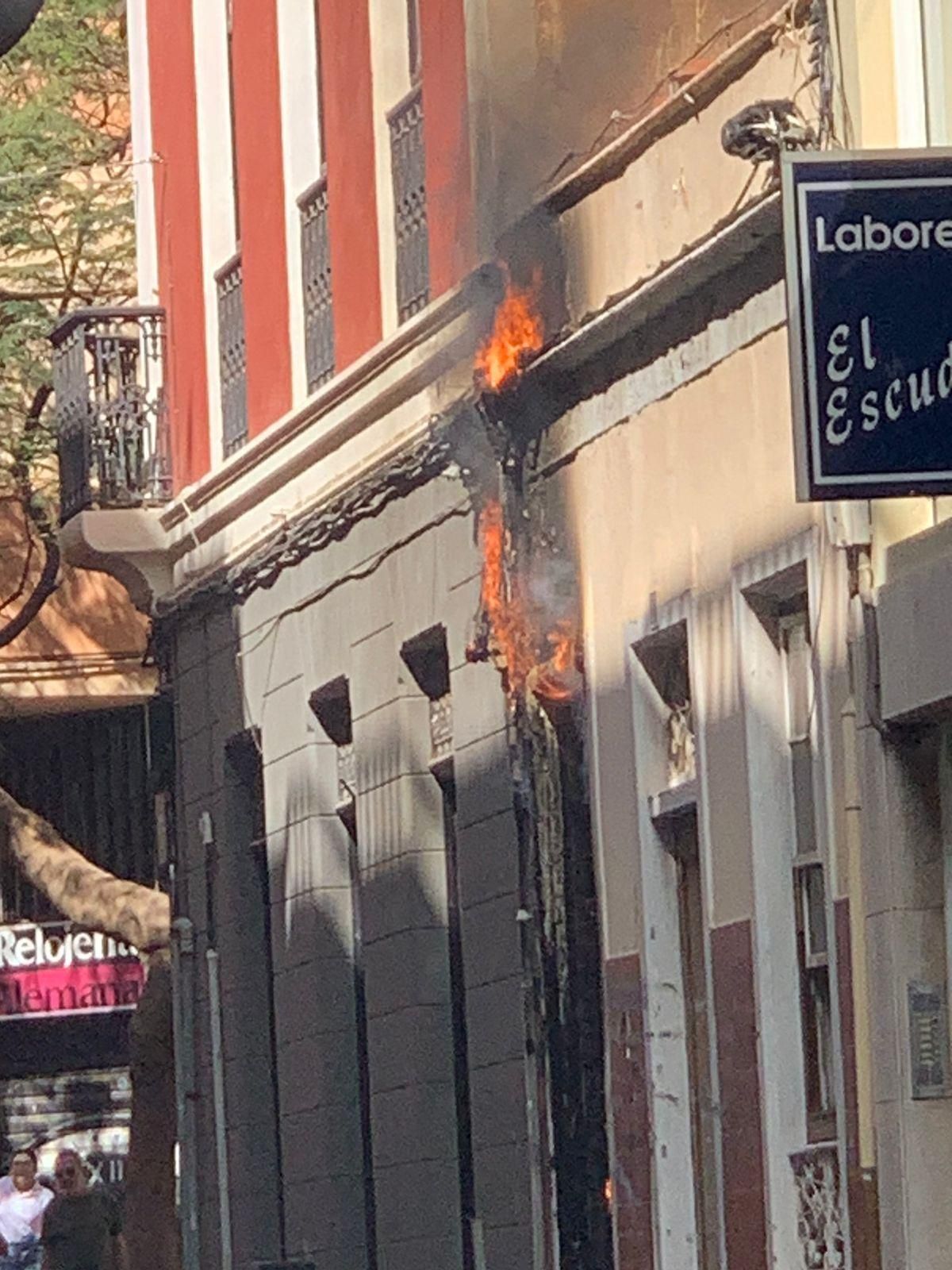 Incendio en la calle Primo de Rivera