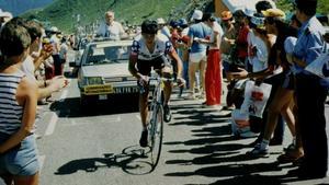 Eduardo Chozas, en plena ascensión al Granon en el Tour de 1986.