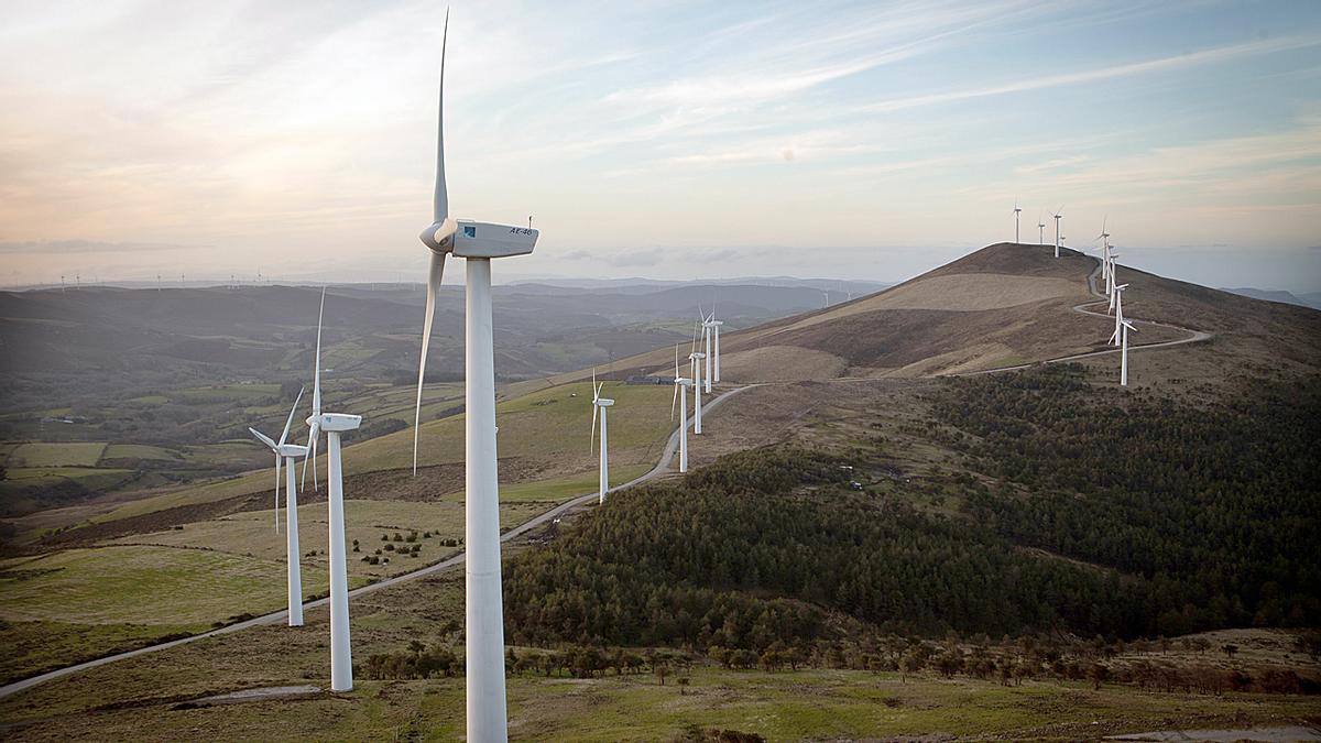 Aerogeneradores de un parque eólico en Galicia