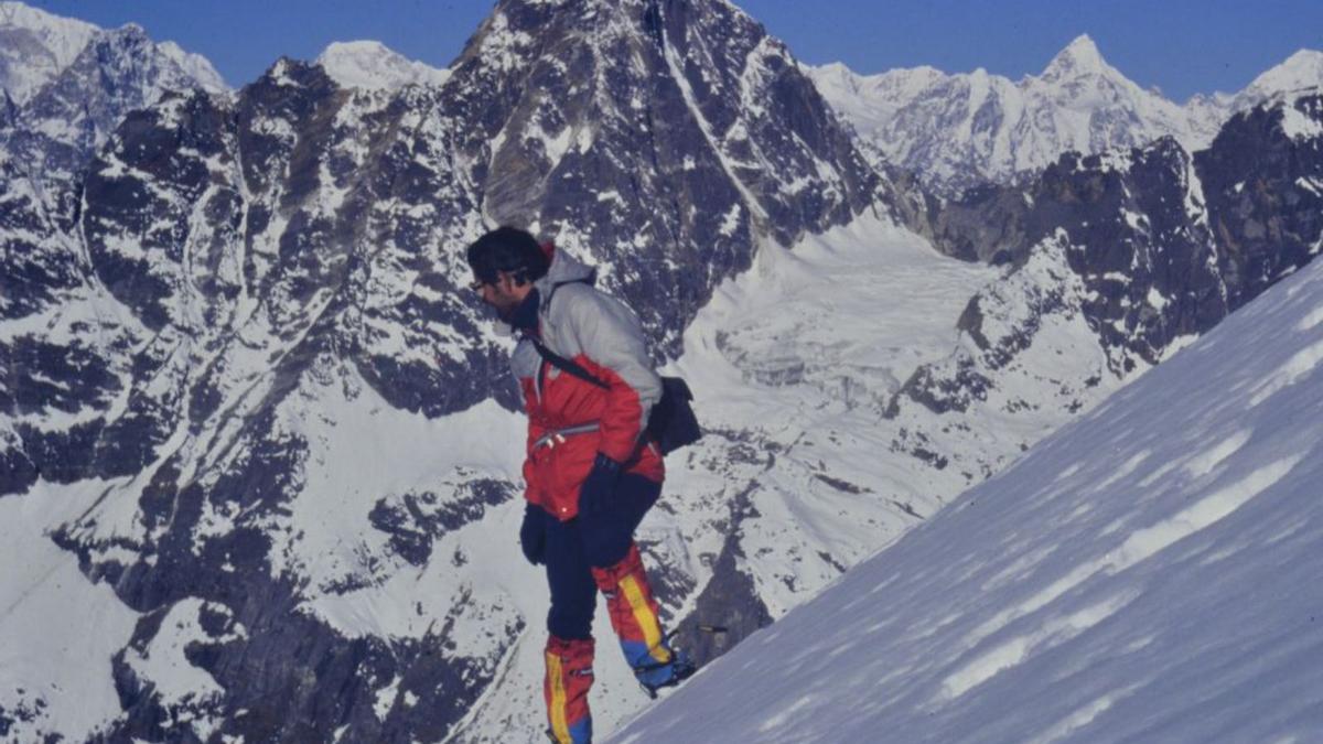 José Antonio aclimatándose en los montes del entorno del Everest en 1996