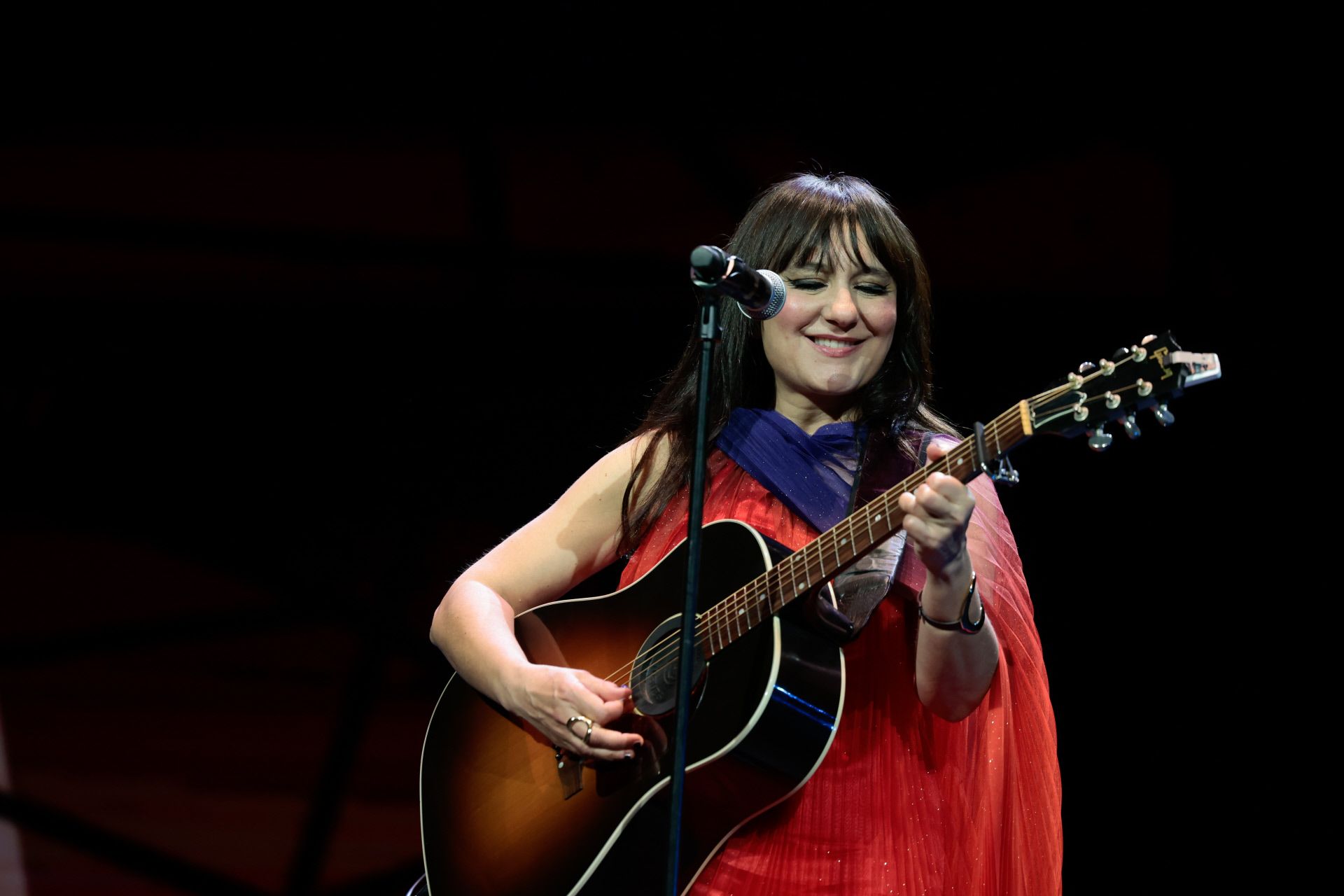 Eva Amaral durante su actuación en la gala de clausura del Festival de Málaga 2023
