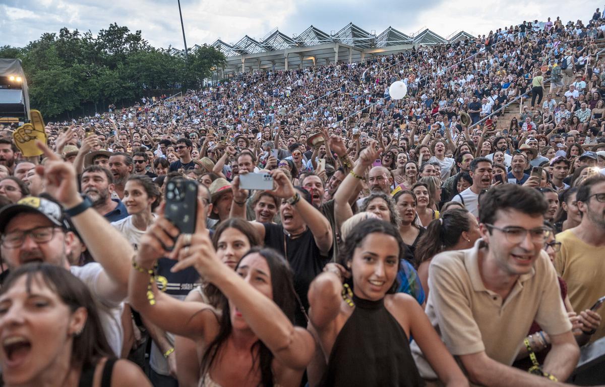 Ambiente y publico en el Parc del Forum durante el Festival Cruilla. Ambiente y publico en el Parc del Forum durante el Festival Cruilla.