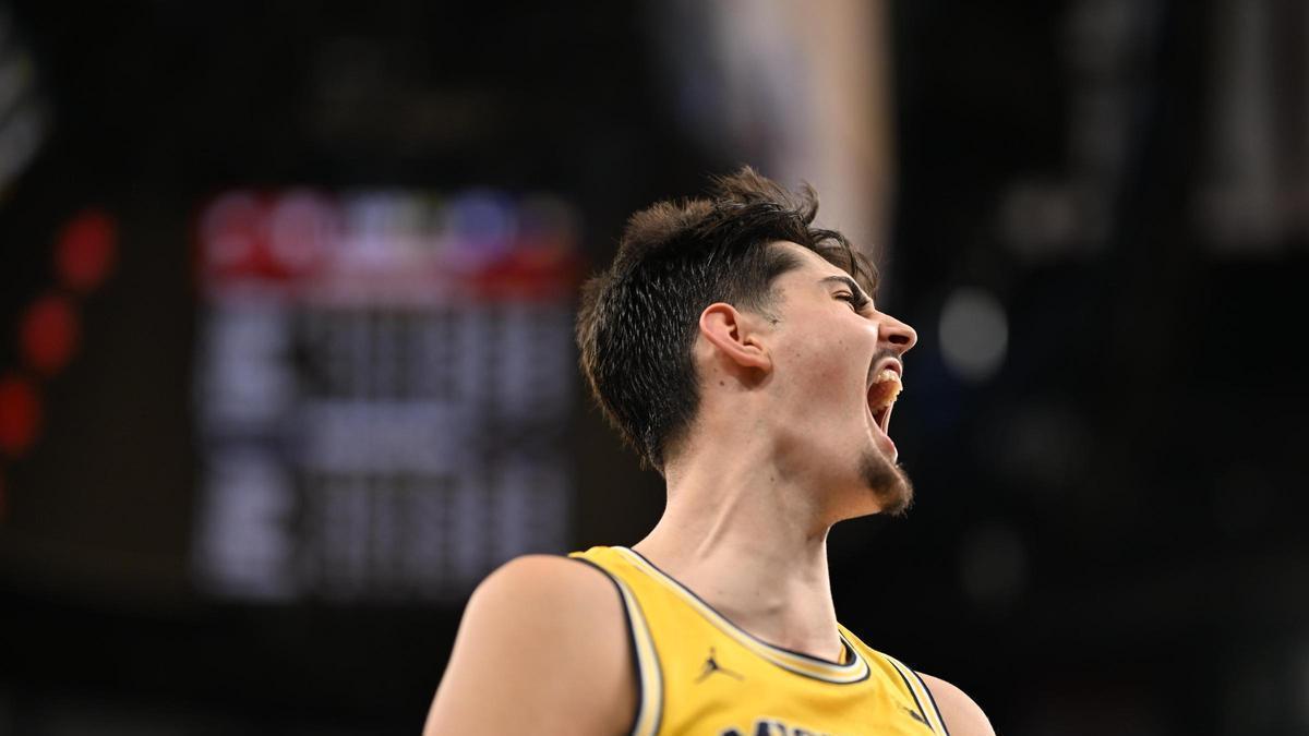 Aday Mara celebra una canasta, este sábado ante Wisconsin.