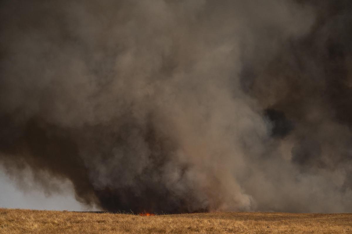 FOTOGALERÍA | Las imágenes del incendio de Arroyo de la Luz