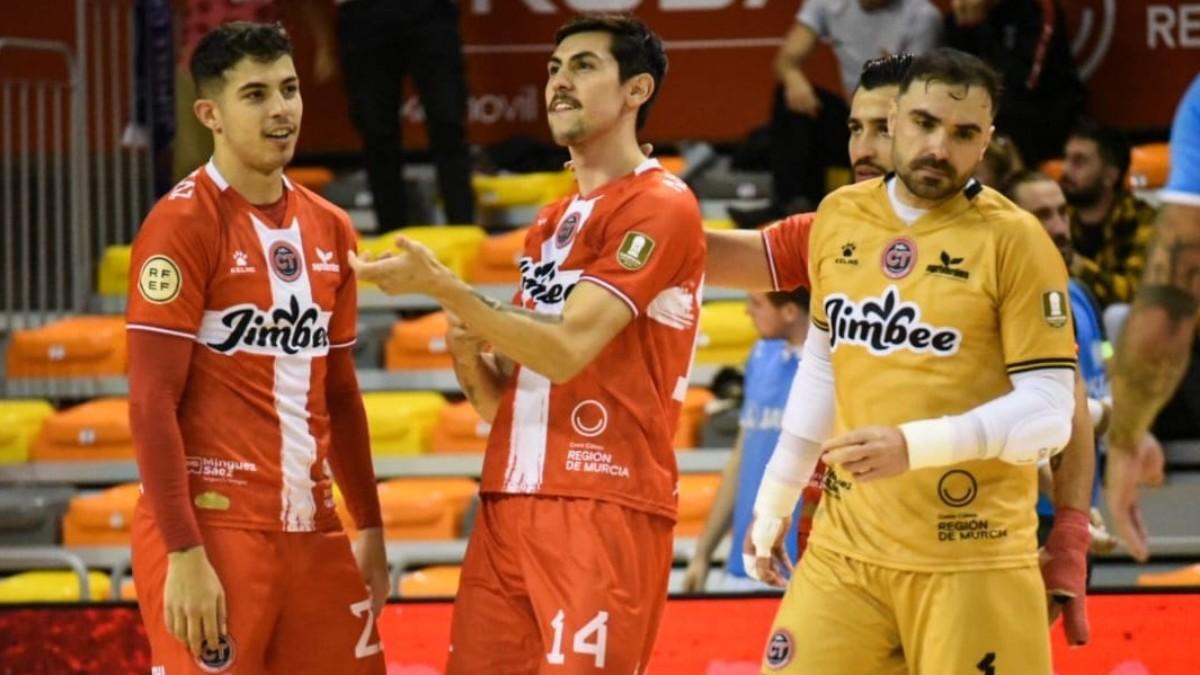 Los jugadores del Cartagena celebran un gol