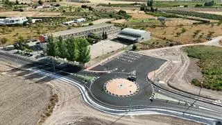Archivel estrena una nueva glorieta para reforzar la seguridad del entorno del IES Oróspeda
